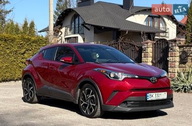 Внедорожник / Кроссовер Toyota C-HR 2018 в Ровно