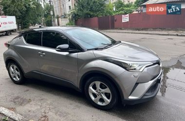 Позашляховик / Кросовер Toyota C-HR 2016 в Києві