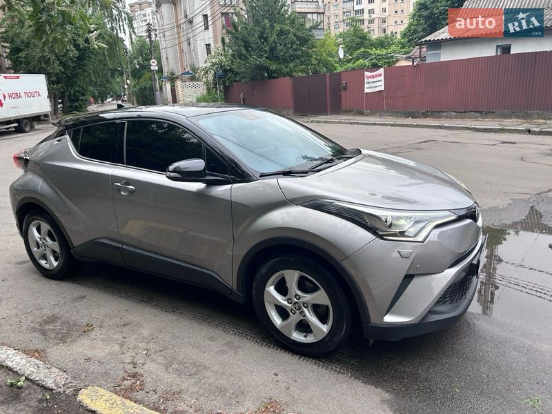 Toyota C-HR 2016
