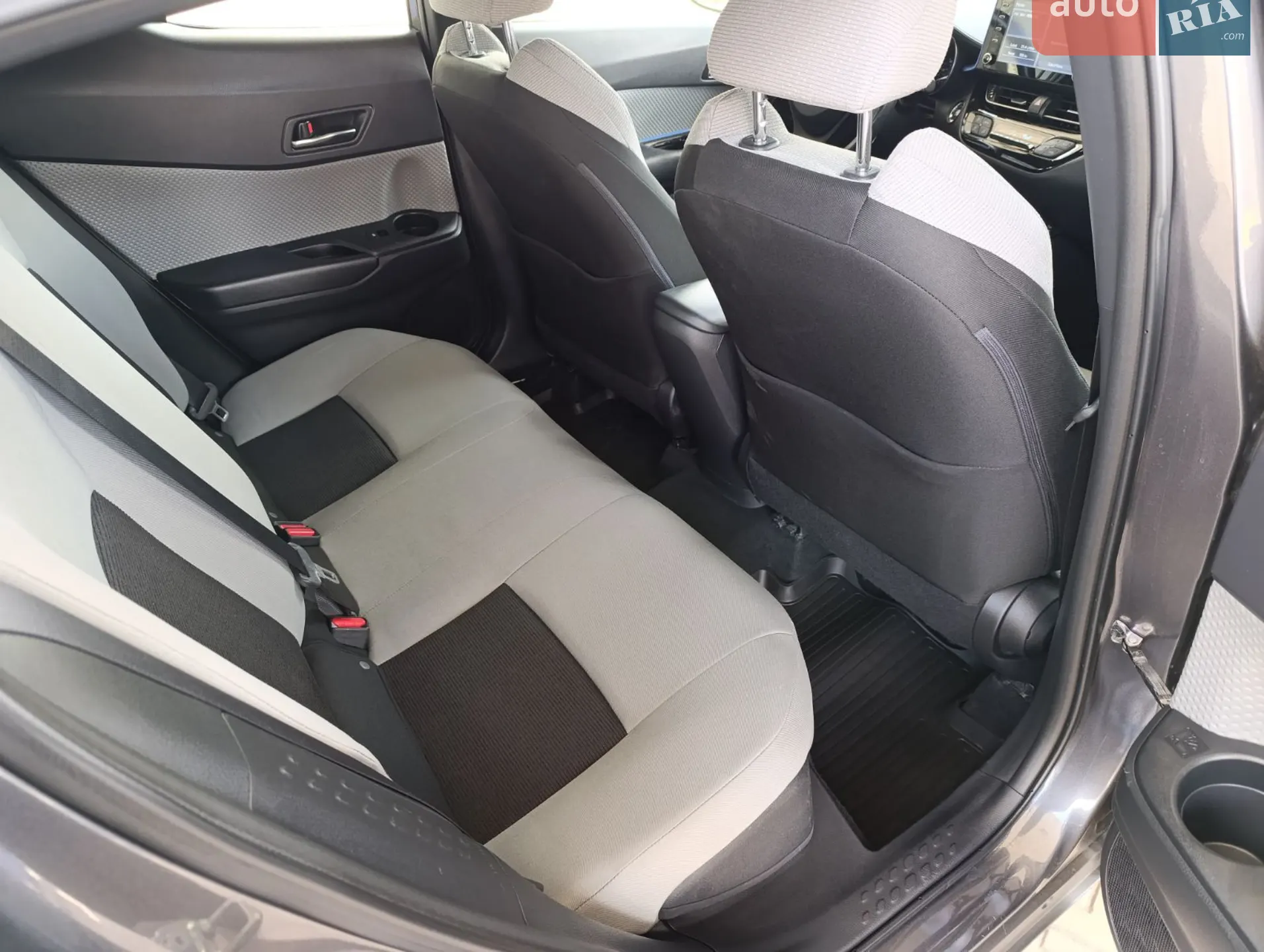 2019 Toyota C-HR - мініатюра 44