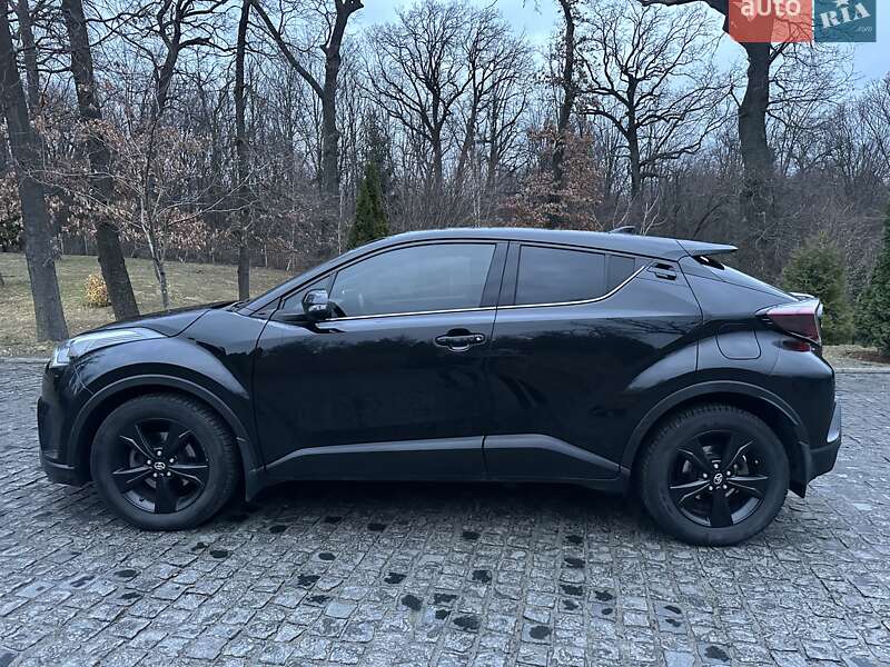 Позашляховик / Кросовер Toyota C-HR 2017 в Києві