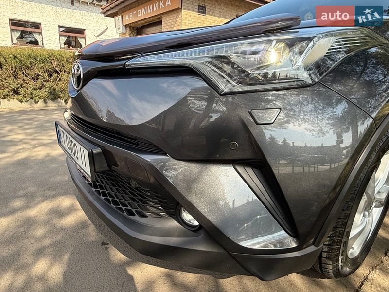 Внедорожник / Кроссовер Toyota C-HR 2018 в Ивано-Франковске