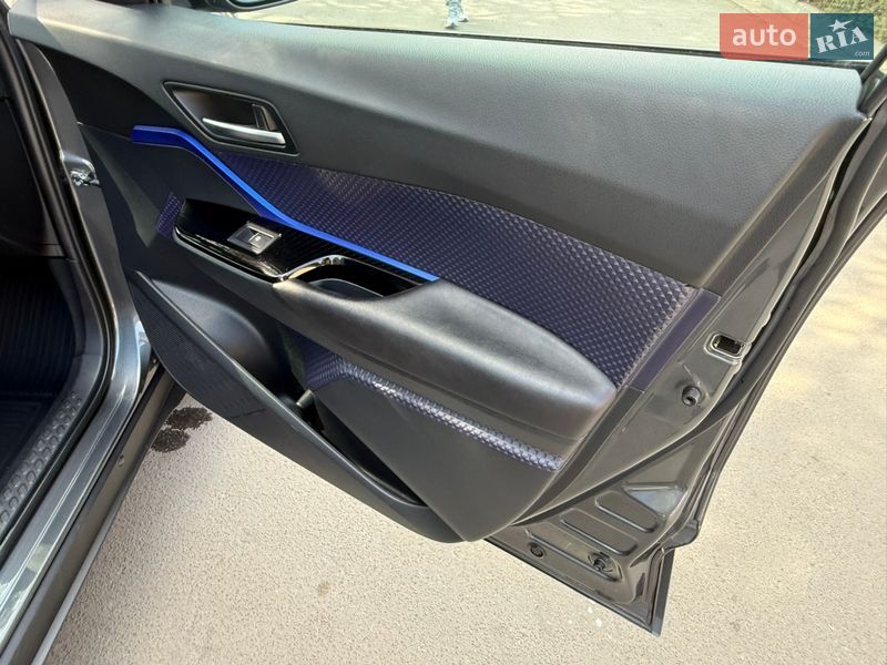 Внедорожник / Кроссовер Toyota C-HR 2018 в Ивано-Франковске