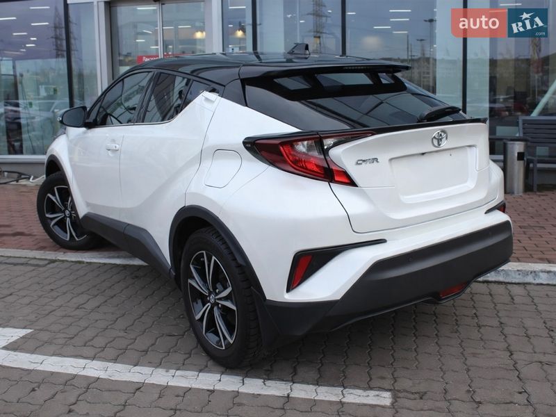 Внедорожник / Кроссовер Toyota C-HR 2020 в Киеве