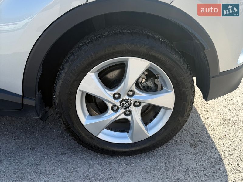 Внедорожник / Кроссовер Toyota C-HR 2018 в Днепре