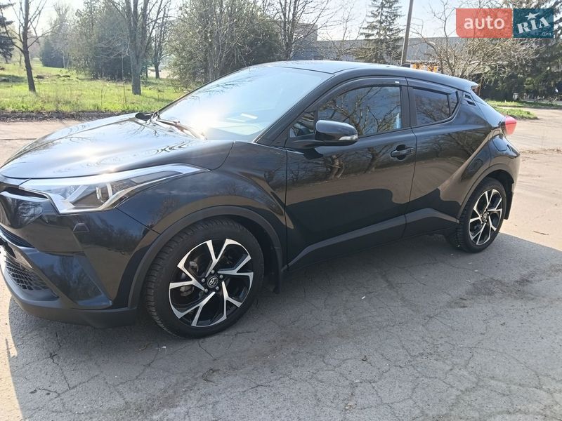 Внедорожник / Кроссовер Toyota C-HR 2017 в Кривом Роге