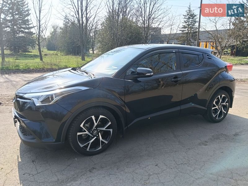 Внедорожник / Кроссовер Toyota C-HR 2017 в Кривом Роге