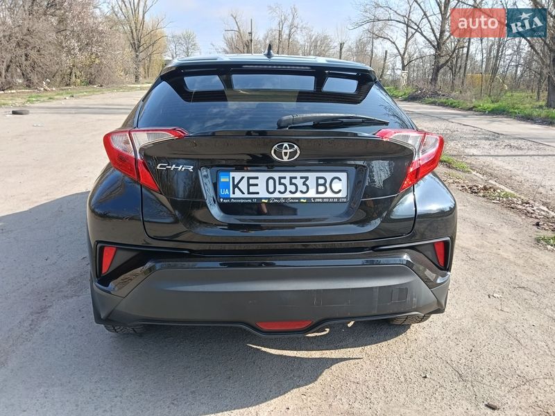 Внедорожник / Кроссовер Toyota C-HR 2017 в Кривом Роге