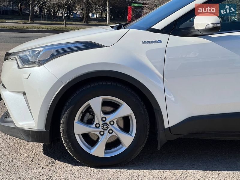 Позашляховик / Кросовер Toyota C-HR 2018 в Одесі