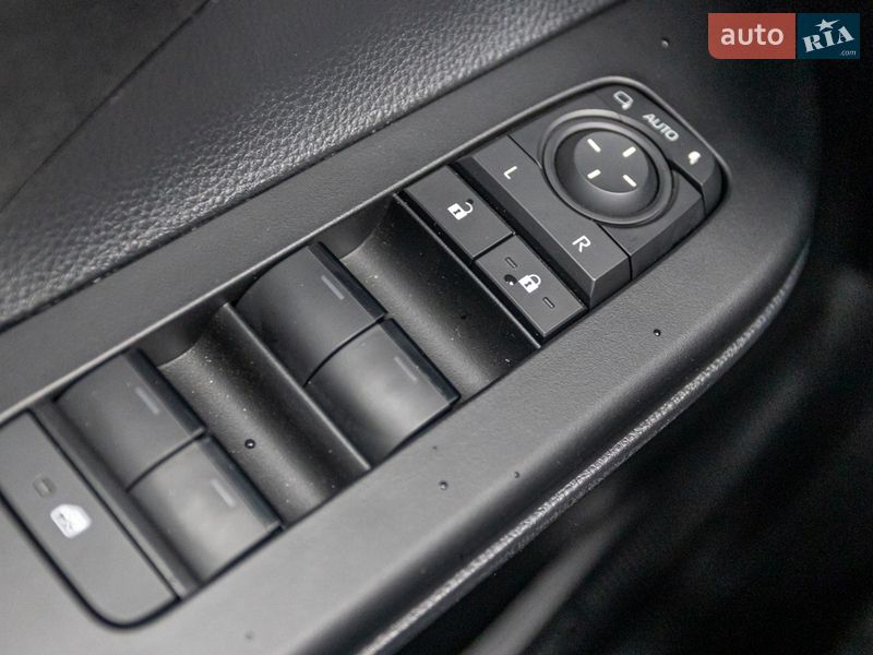 Внедорожник / Кроссовер Toyota C-HR 2025 в Днепре фото 24 Внедорожник / Кроссовер Toyota C-HR 2025 в Днепре