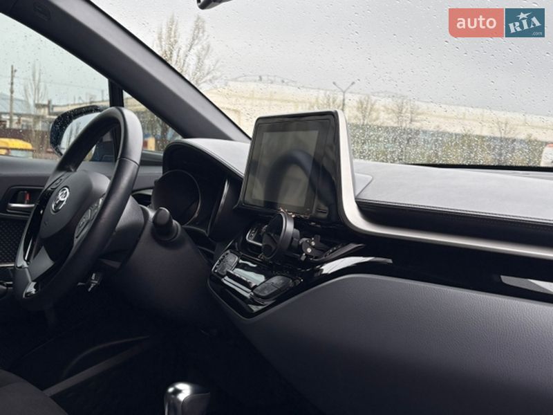 Внедорожник / Кроссовер Toyota C-HR 2019 в Киеве фото 38 Внедорожник / Кроссовер Toyota C-HR 2019 в Киеве