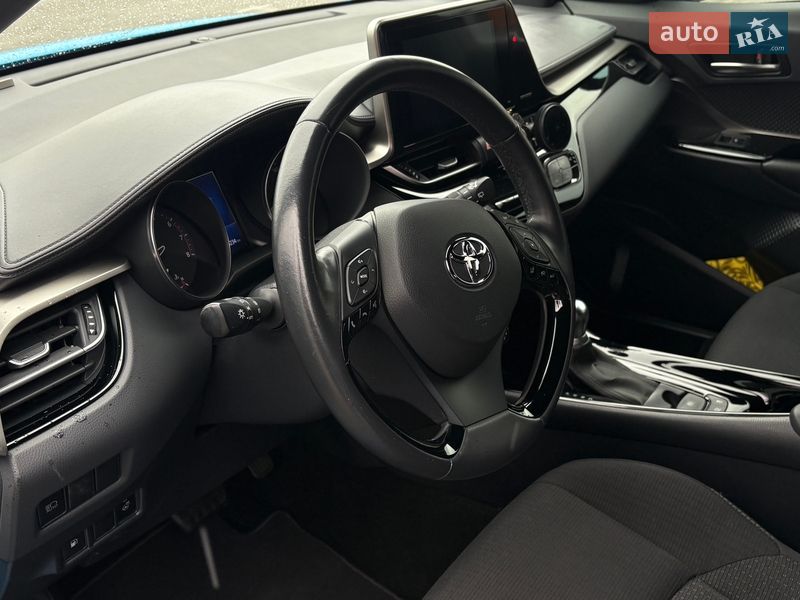 Внедорожник / Кроссовер Toyota C-HR 2019 в Киеве фото 40 Внедорожник / Кроссовер Toyota C-HR 2019 в Киеве