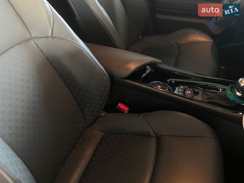 Внедорожник / Кроссовер Toyota C-HR 2020 в Киеве