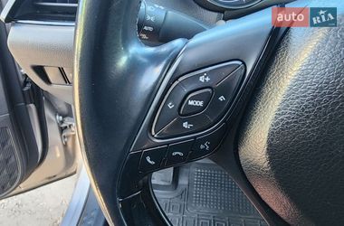 Позашляховик / Кросовер Toyota C-HR 2018 в Києві