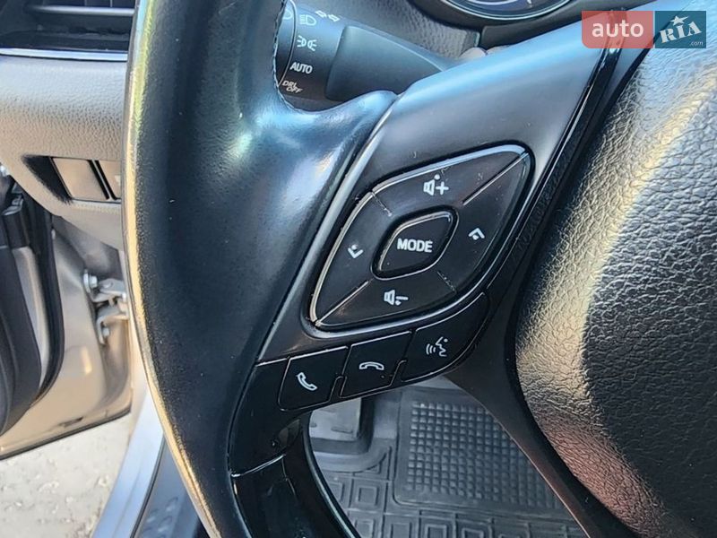 Позашляховик / Кросовер Toyota C-HR 2018 в Києві