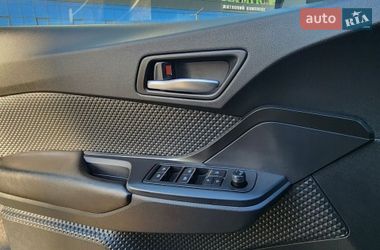 Позашляховик / Кросовер Toyota C-HR 2018 в Києві