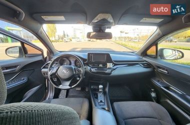 Позашляховик / Кросовер Toyota C-HR 2018 в Києві