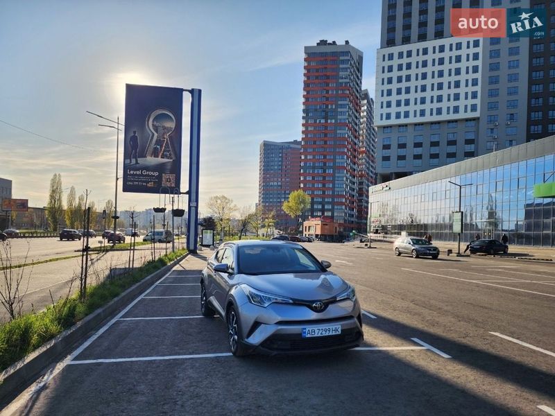 Позашляховик / Кросовер Toyota C-HR 2018 в Києві