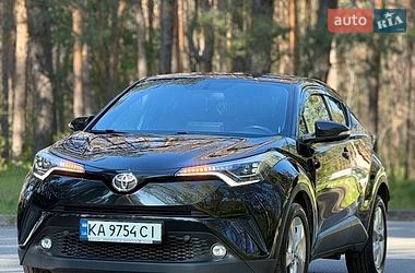 Внедорожник / Кроссовер Toyota C-HR 2017 в Новомосковске