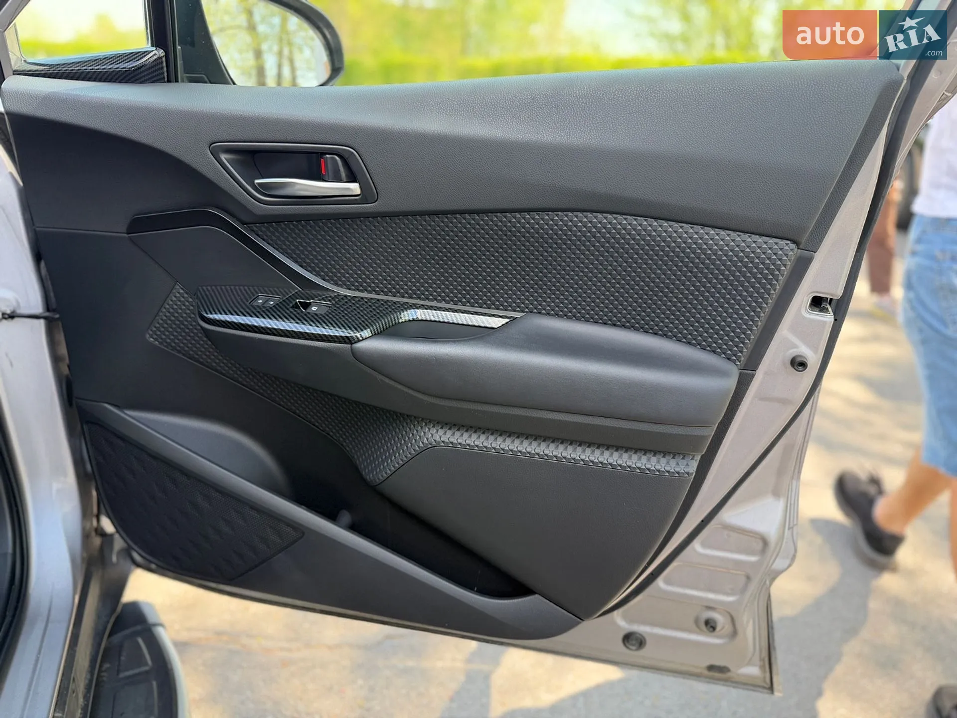 2019 Toyota C-HR - мініатюра 28
