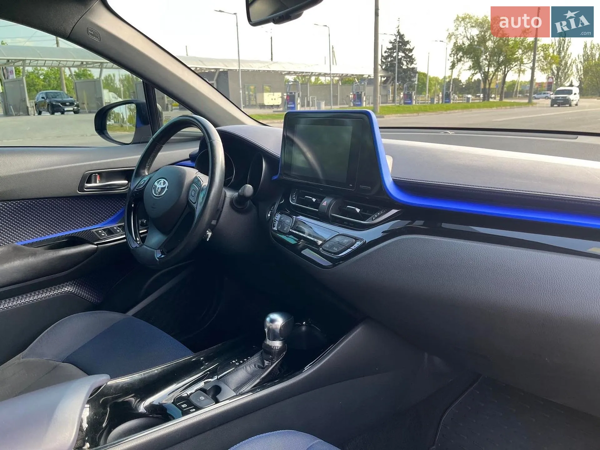 2017 Toyota C-HR - мініатюра 15