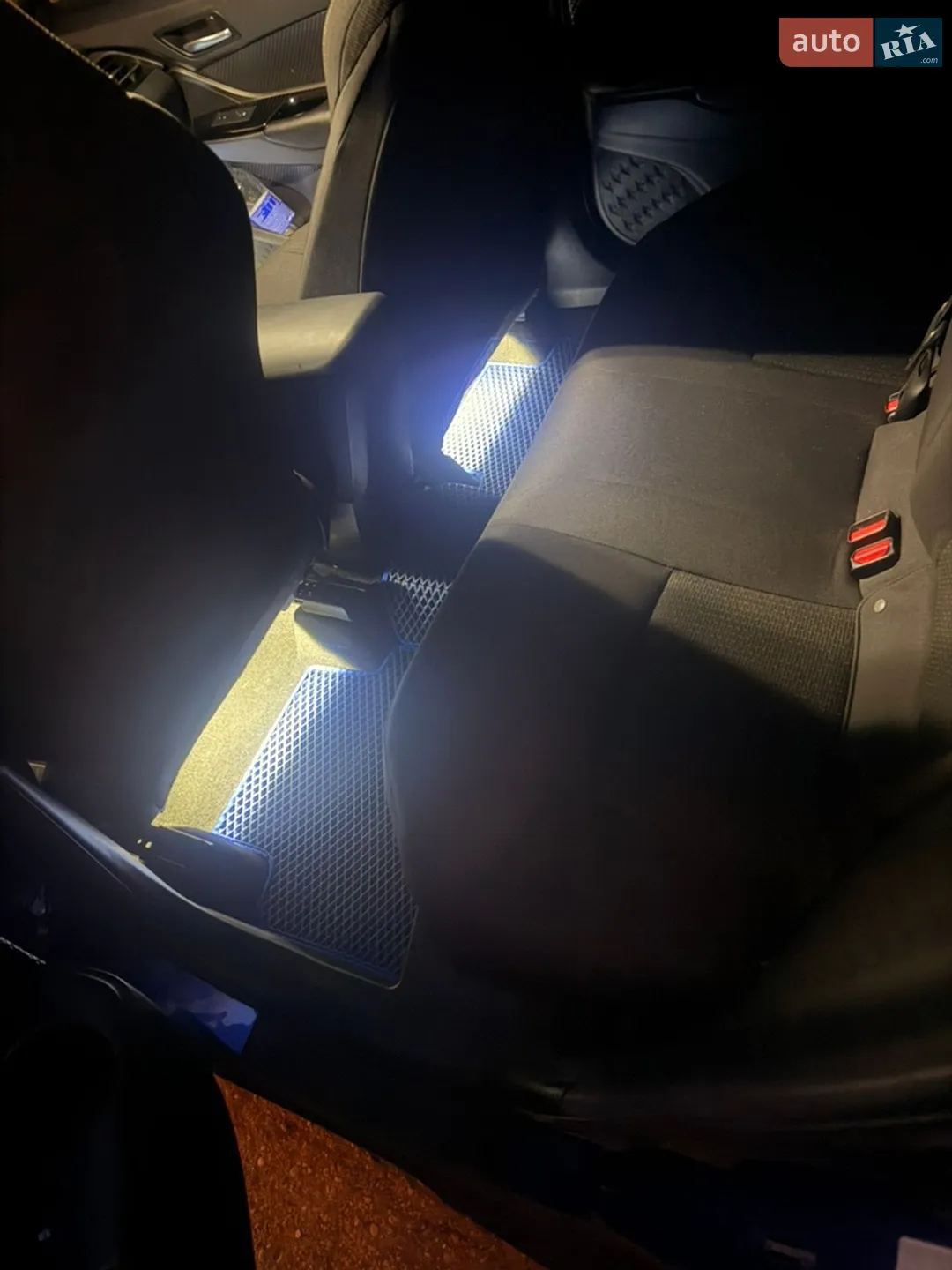 2019 Toyota C-HR - мініатюра 65