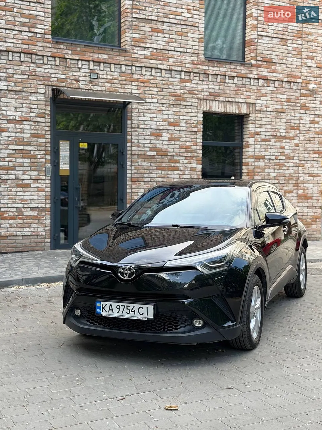 2017 Toyota C-HR - мініатюра 3