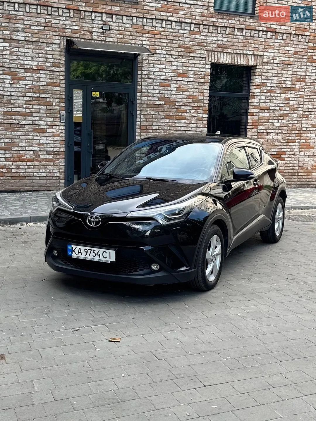 2017 Toyota C-HR - мініатюра 28