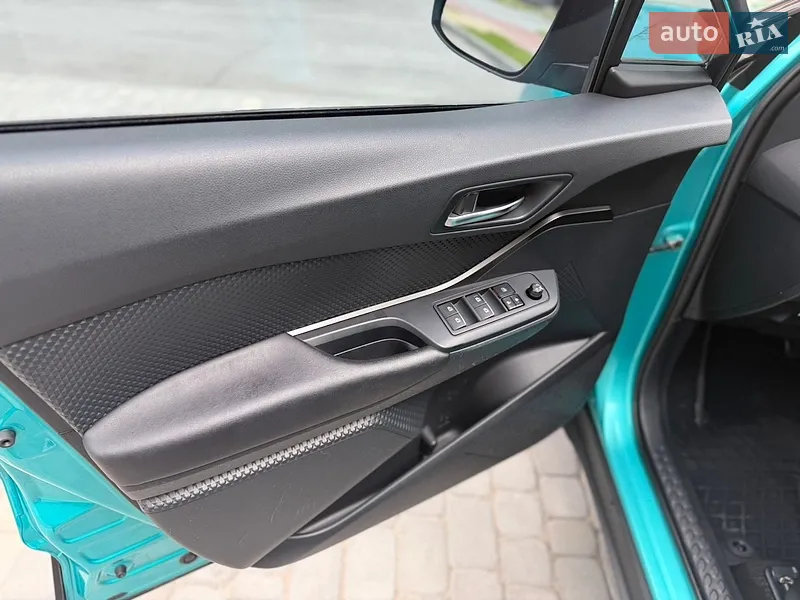 Toyota C-HR 2017 VIN NMTKHMBX6JR037375 фото оголошення 12 з 64