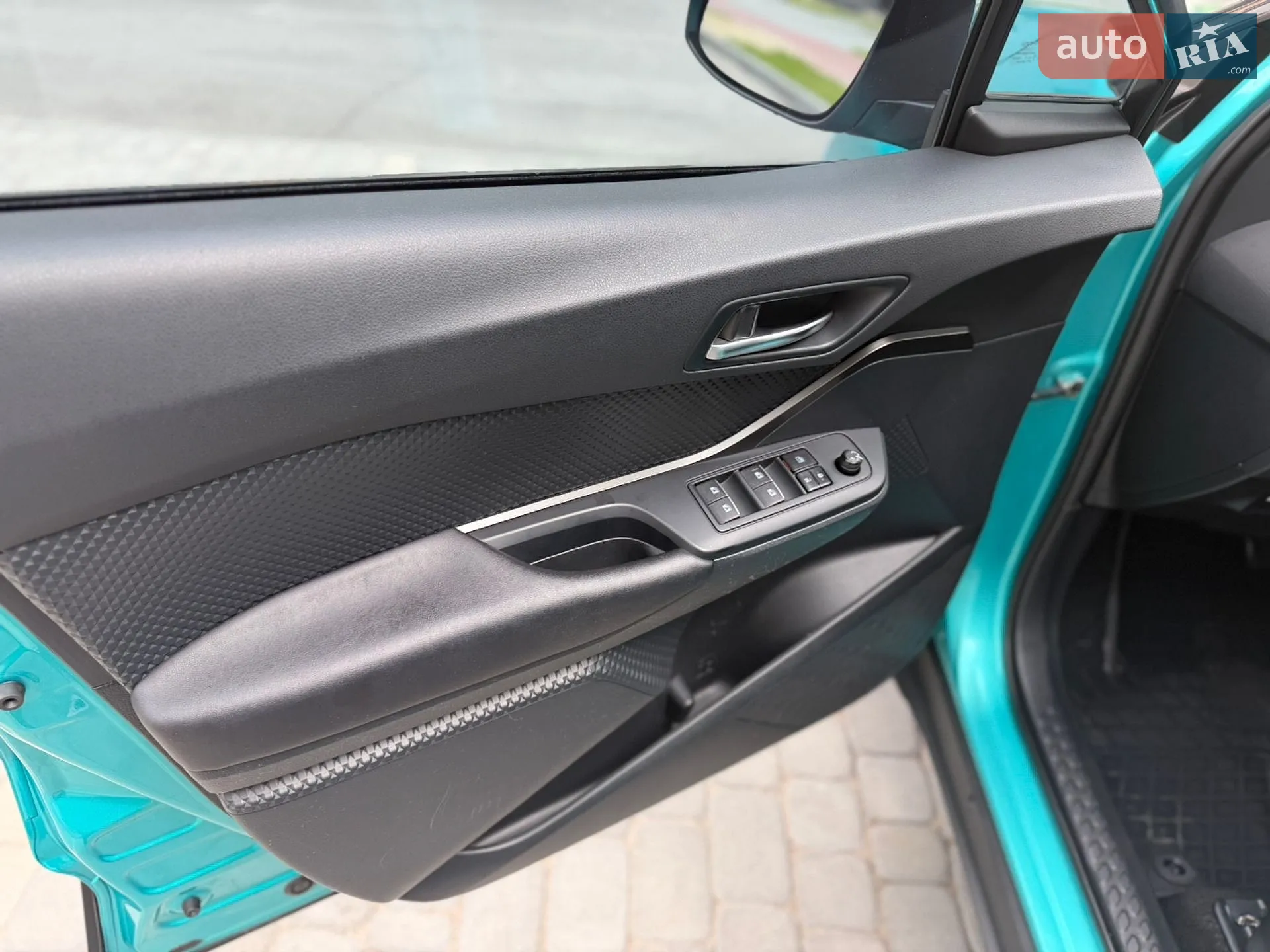 2017 Toyota C-HR - мініатюра 14