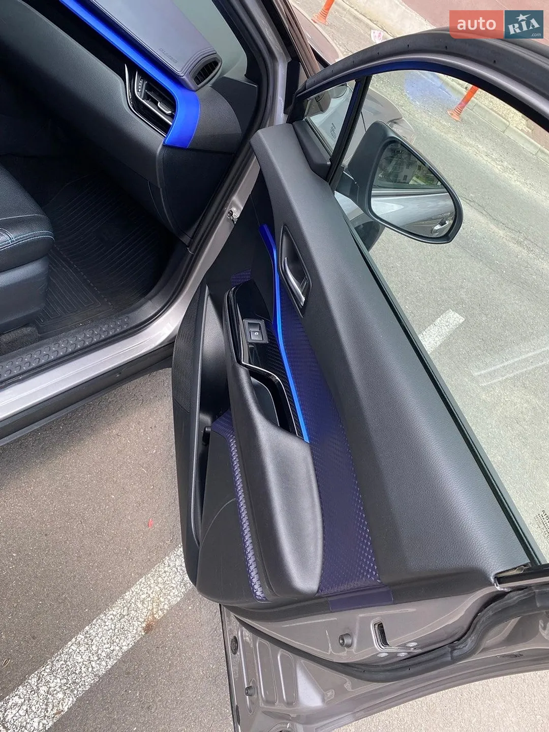 2017 Toyota C-HR - мініатюра 8