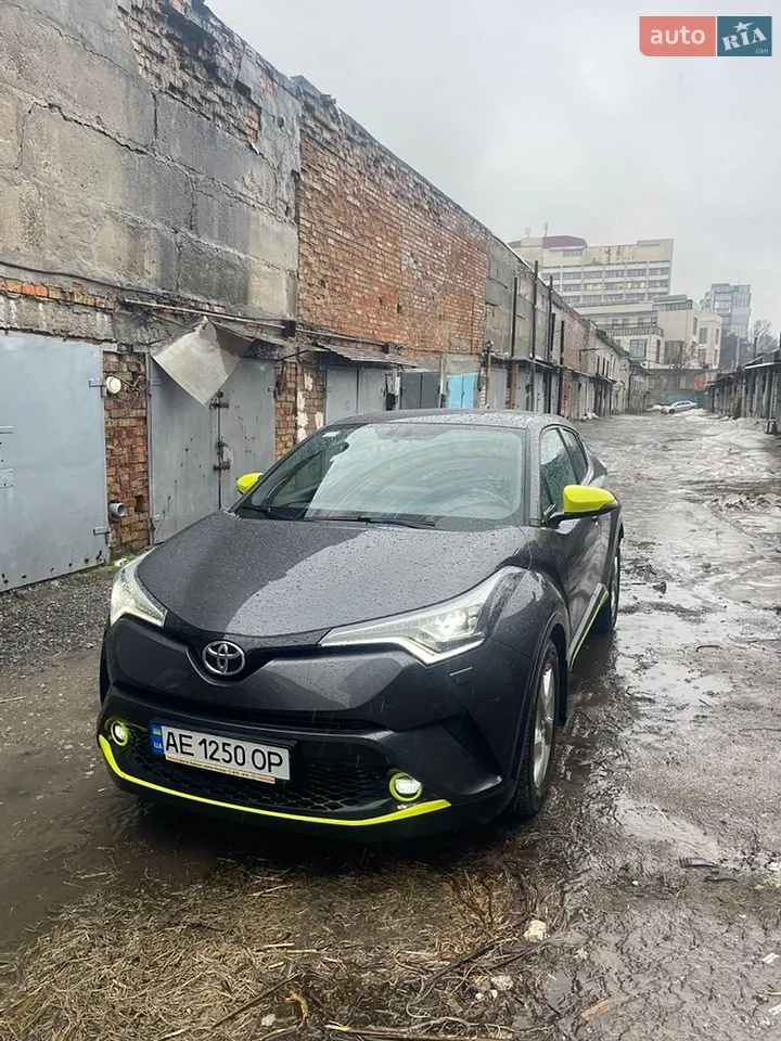 2017 Toyota C-HR - мініатюра 26