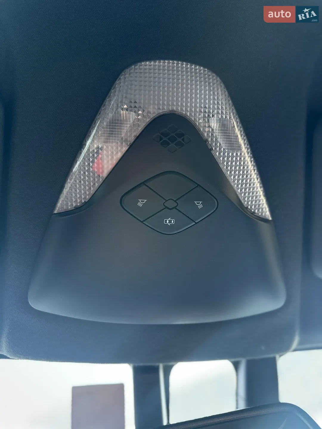 2017 Toyota C-HR - мініатюра 28