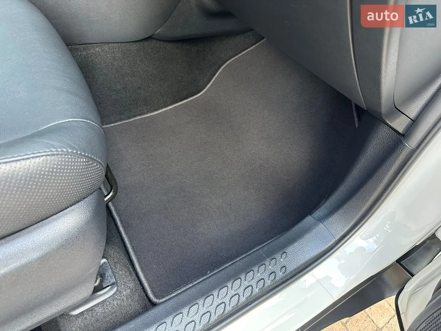 2019 Toyota C-HR - мініатюра 151