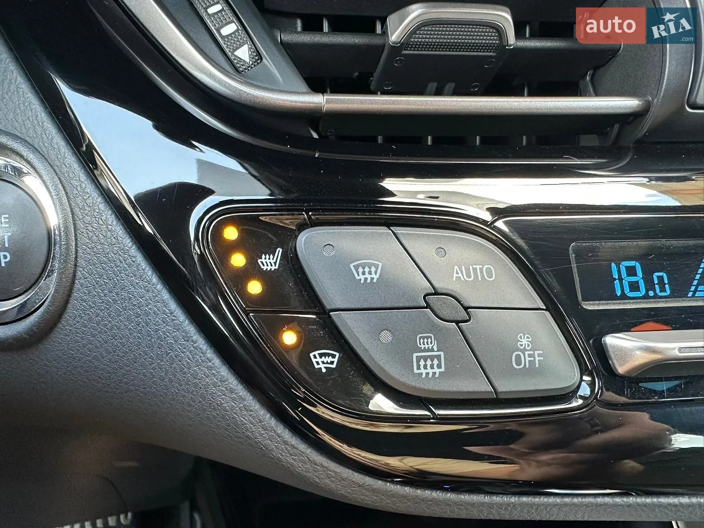 2019 Toyota C-HR - мініатюра 162