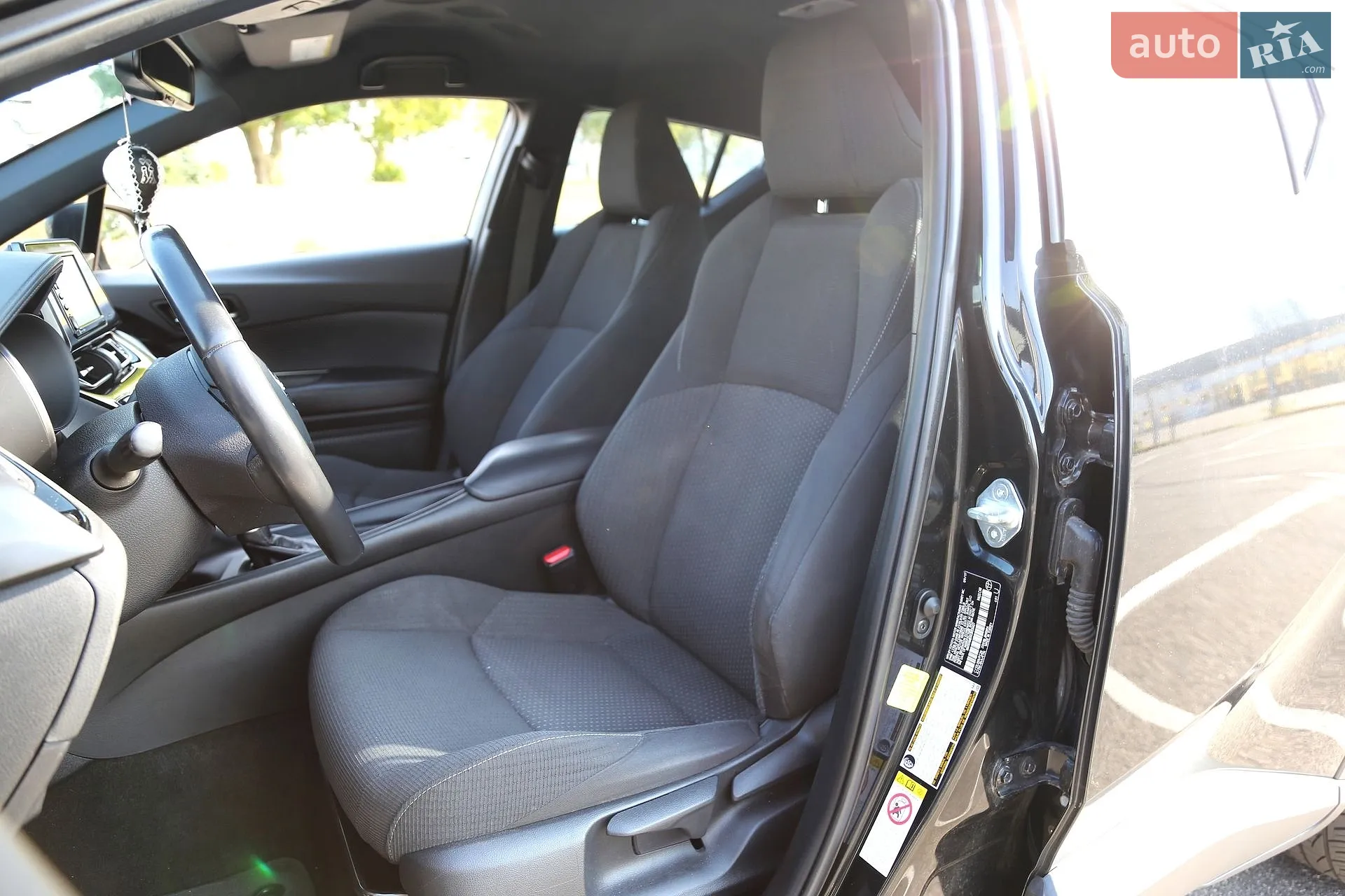 2017 Toyota C-HR - мініатюра 9