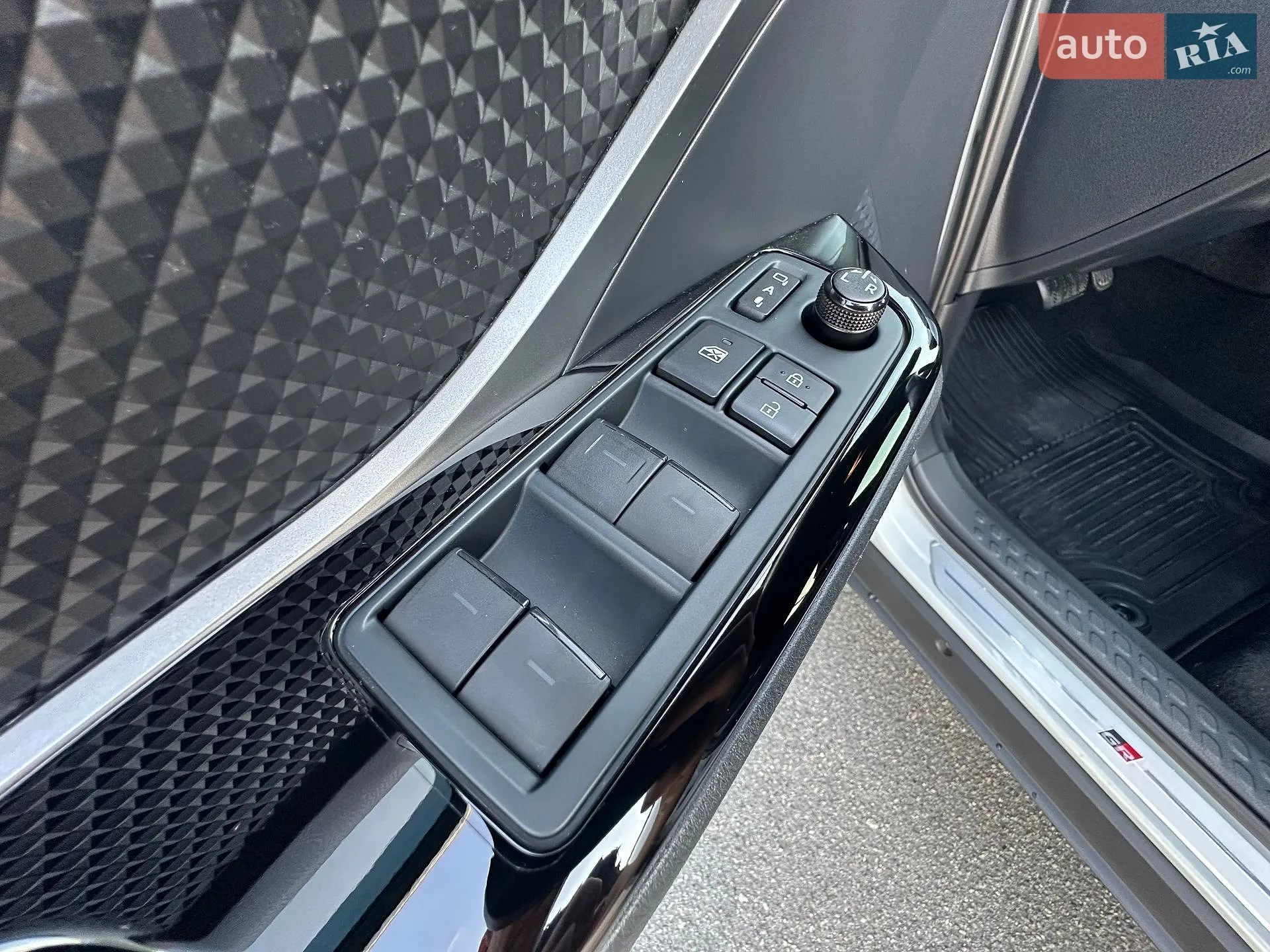 2021 Toyota C-HR - мініатюра 11