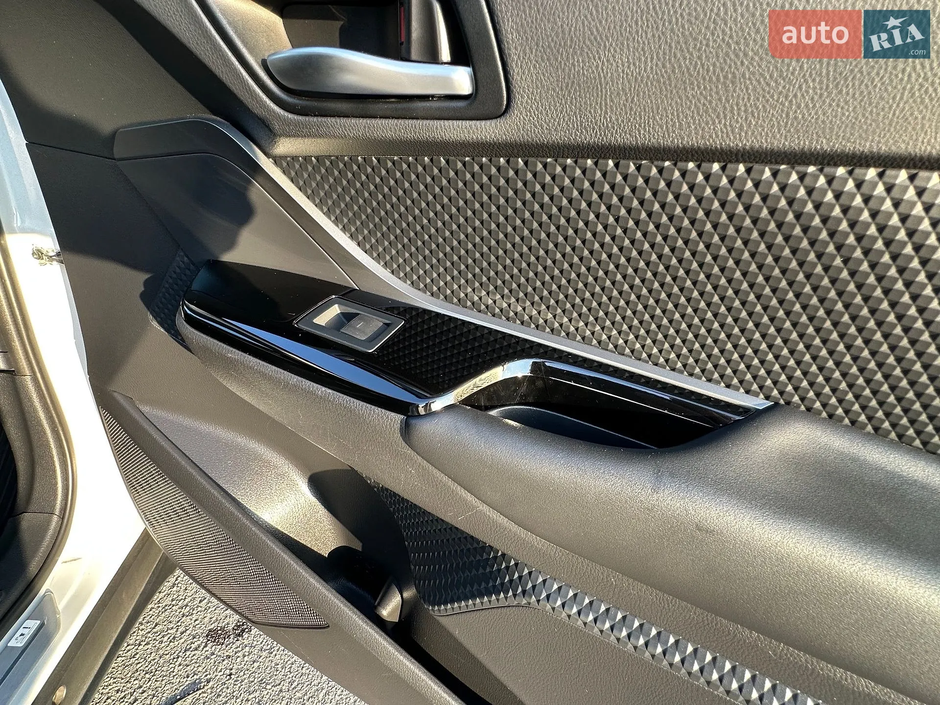 2021 Toyota C-HR - мініатюра 20