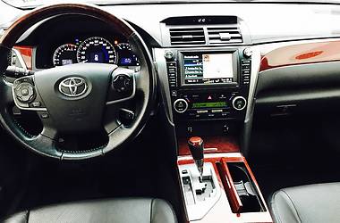 Седан Toyota Camry 2013 в Киеве