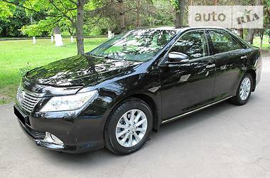 Седан Toyota Camry 2013 в Киеве