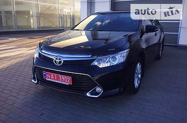 Седан Toyota Camry 2015 в Киеве