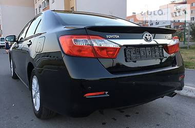 Седан Toyota Camry 2015 в Виннице