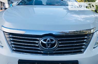 Седан Toyota Camry 2014 в Киеве