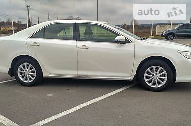 Седан Toyota Camry 2014 в Киеве