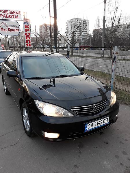 Toyota Camry 2005 року