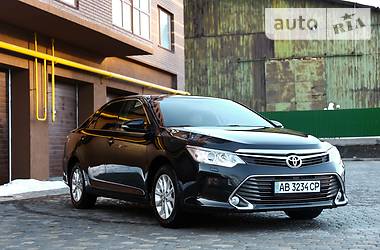 Седан Toyota Camry 2016 в Киеве