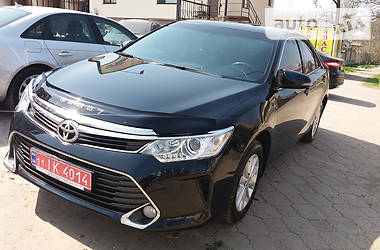 Седан Toyota Camry 2015 в Николаеве