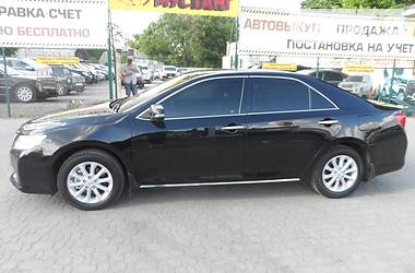 Седан Toyota Camry 2013 в Днепре