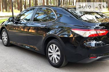 Седан Toyota Camry 2018 в Чернигове