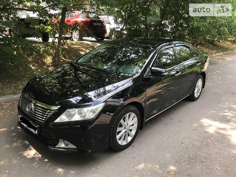 Седан Toyota Camry 2014 в Киеве